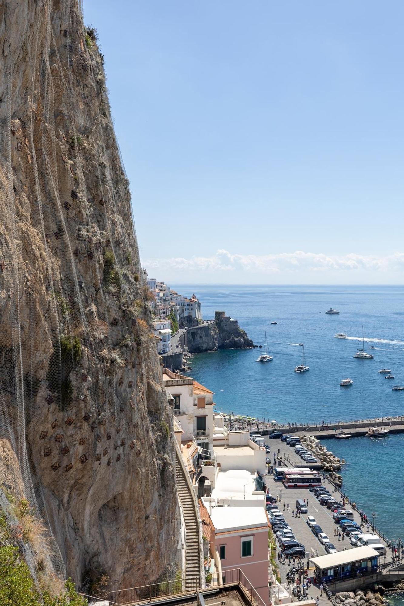 Apartments Amalfi Design Sea View Accessible By 250 Steps Buitenkant foto