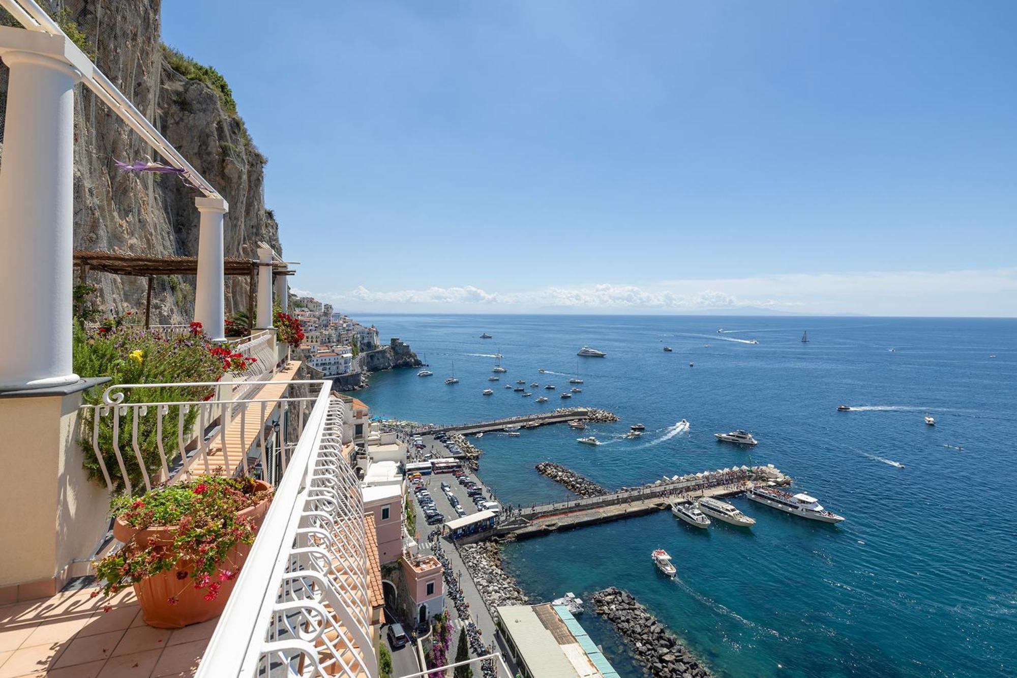 Apartments Amalfi Design Sea View Accessible By 250 Steps Buitenkant foto