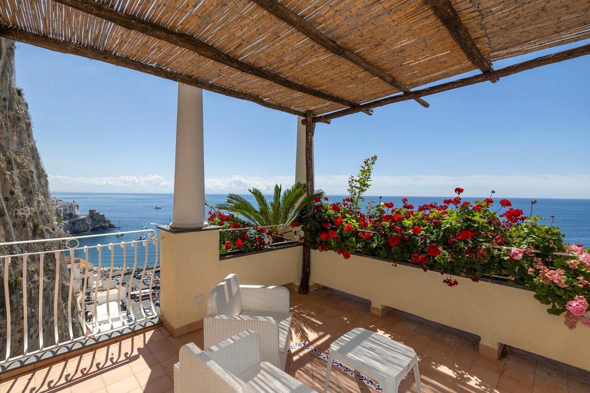 Apartments Amalfi Design Sea View Accessible By 250 Steps Buitenkant foto