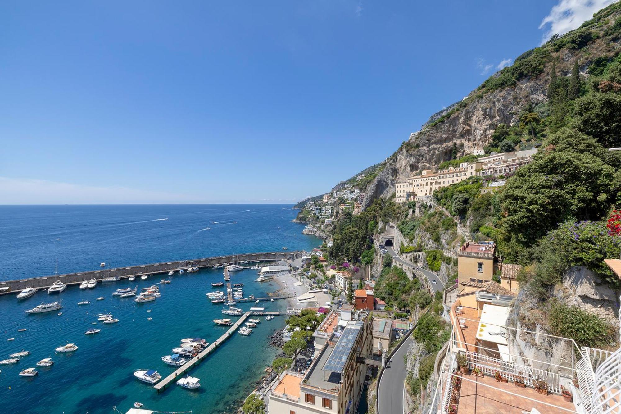 Apartments Amalfi Design Sea View Accessible By 250 Steps Buitenkant foto