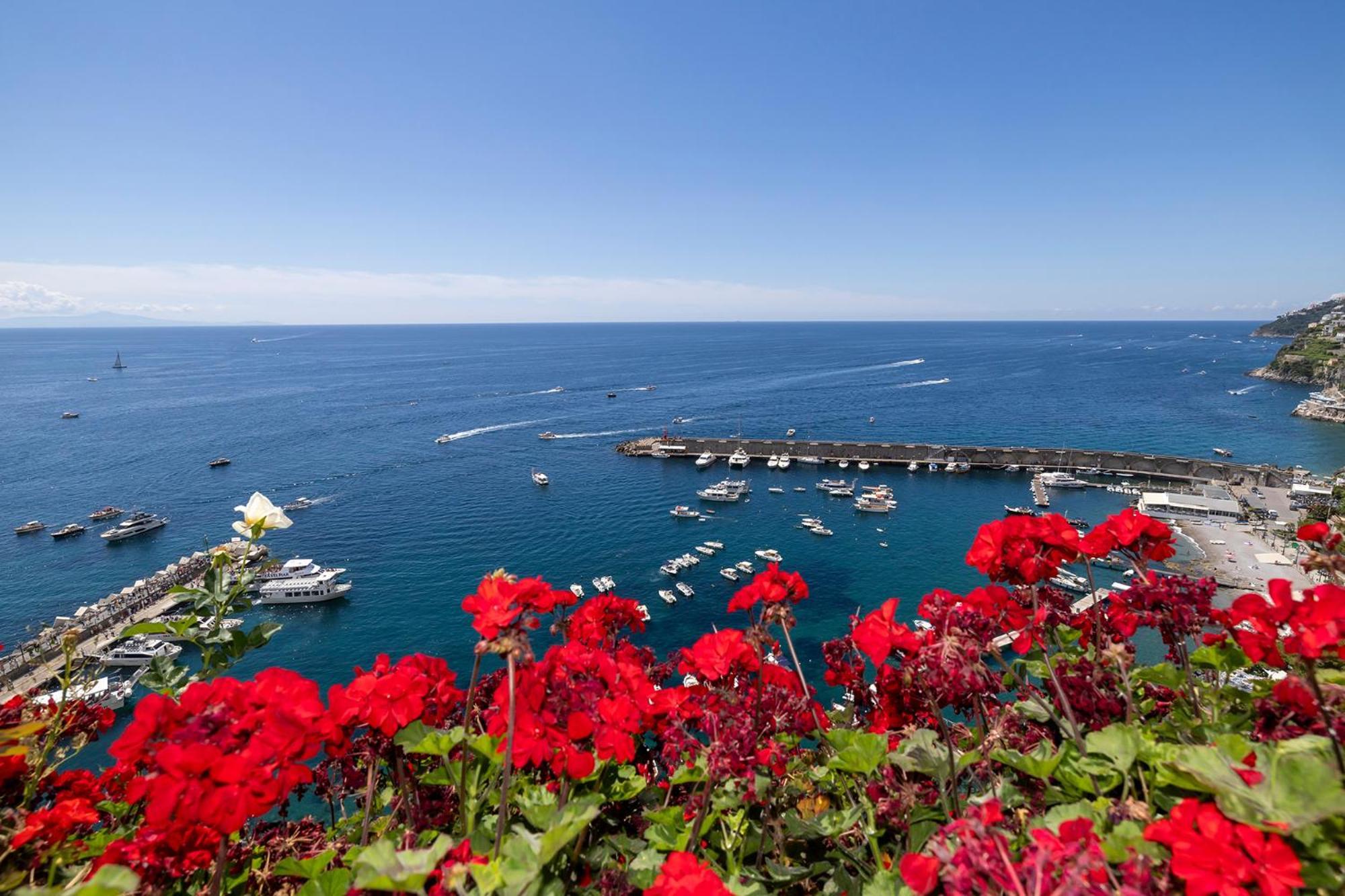 Apartments Amalfi Design Sea View Accessible By 250 Steps Buitenkant foto