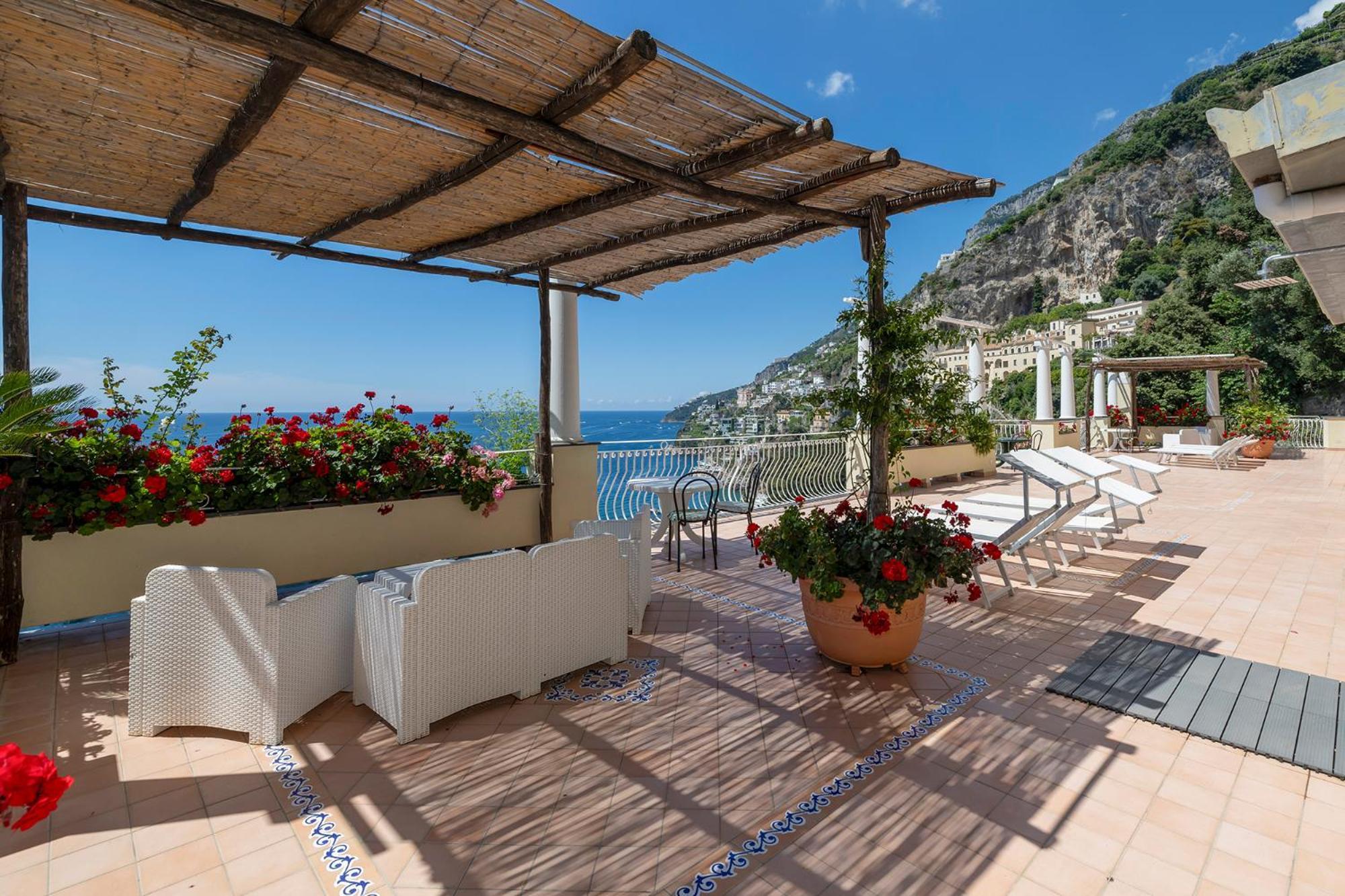 Apartments Amalfi Design Sea View Accessible By 250 Steps Buitenkant foto