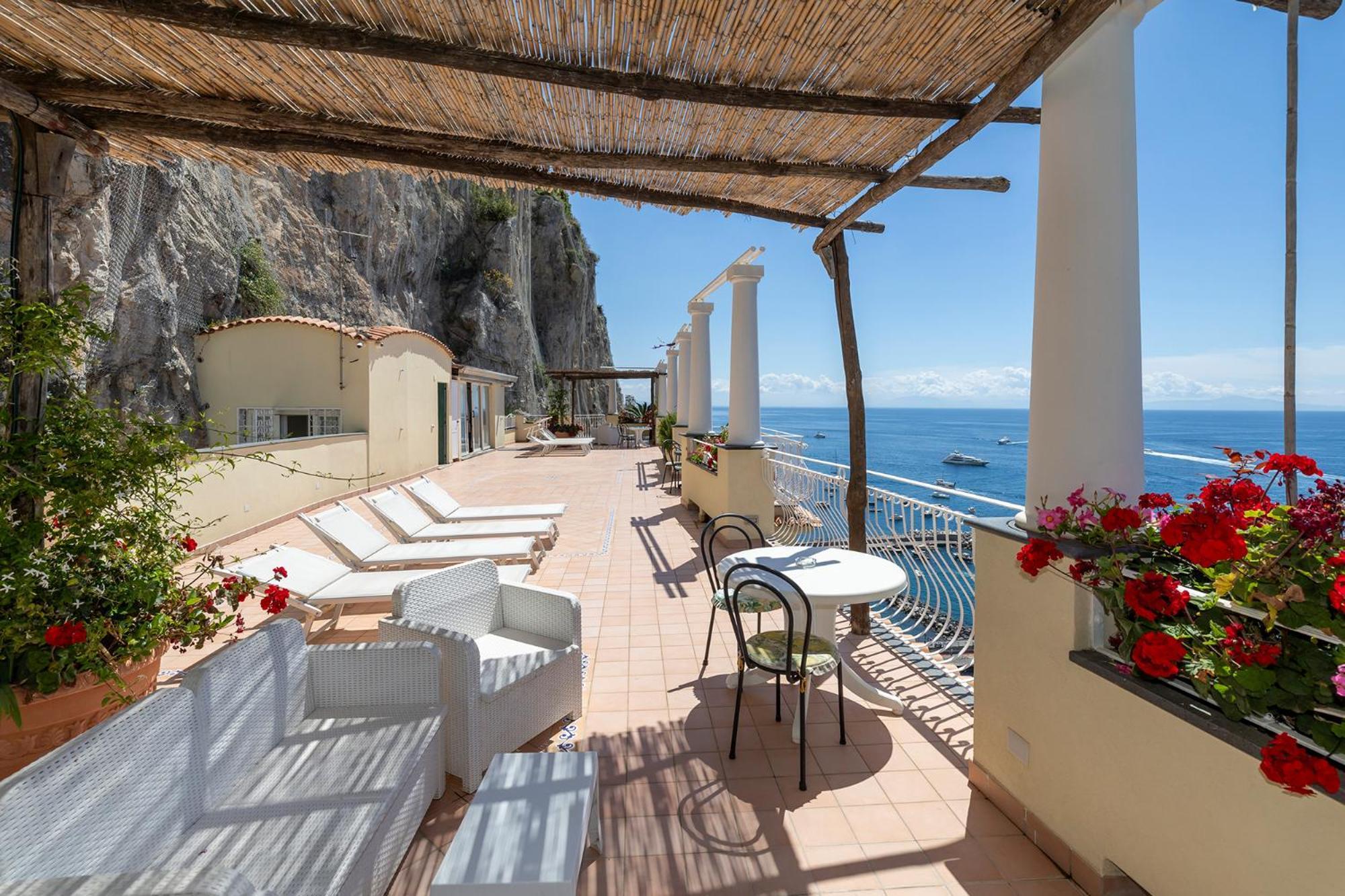 Apartments Amalfi Design Sea View Accessible By 250 Steps Buitenkant foto
