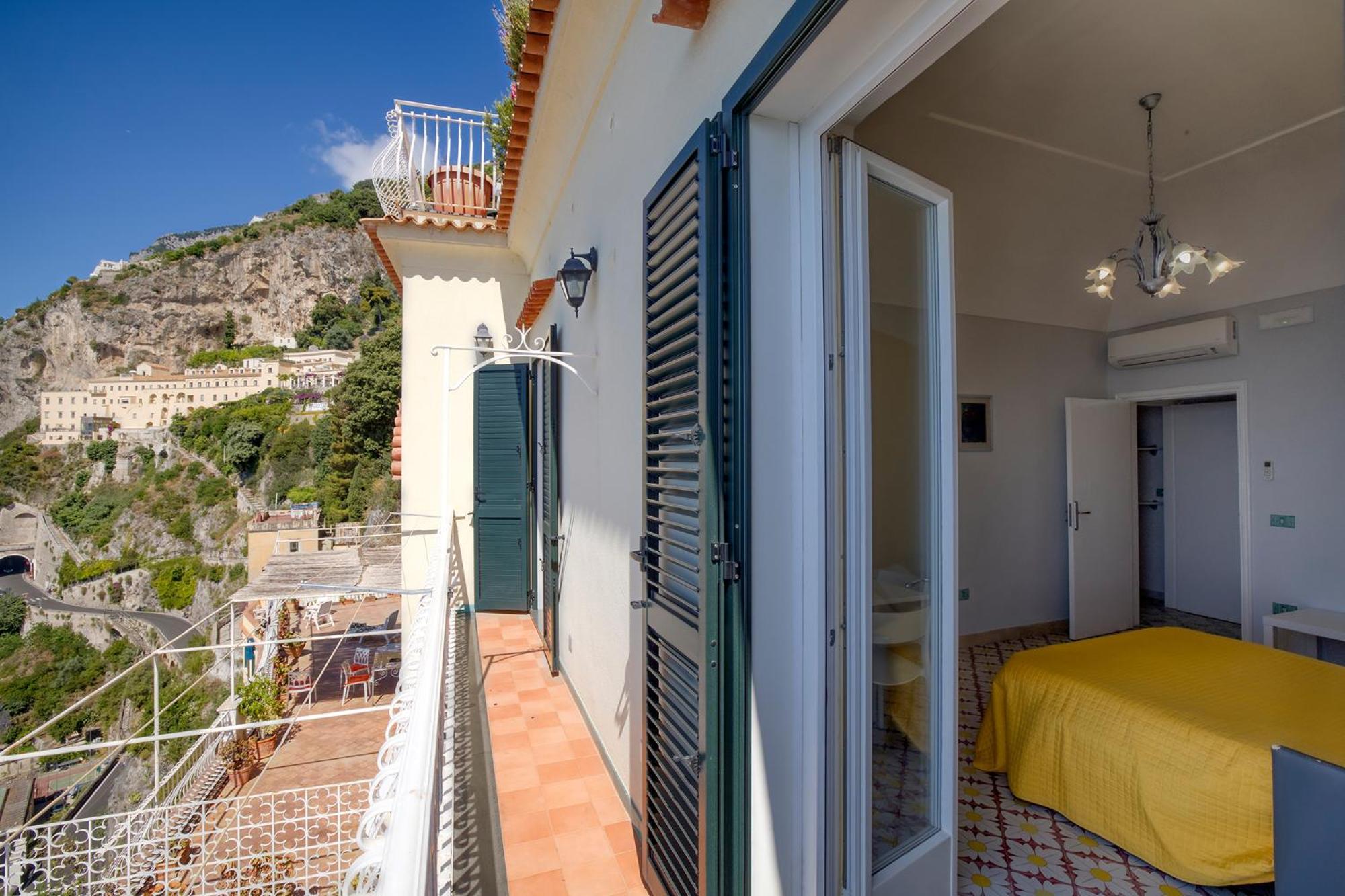 Apartments Amalfi Design Sea View Accessible By 250 Steps Buitenkant foto